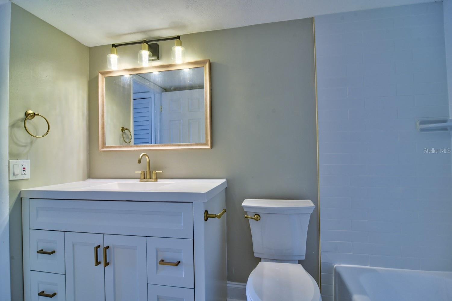 Image 14 of 42 For 4900 Brittany Drive S 1409