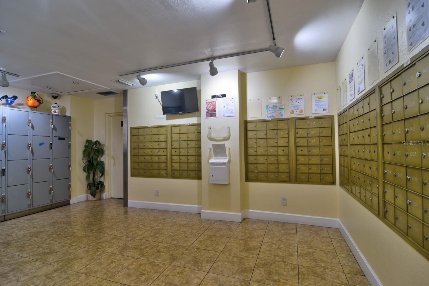 Image 27 of 42 For 4900 Brittany Drive S 1409