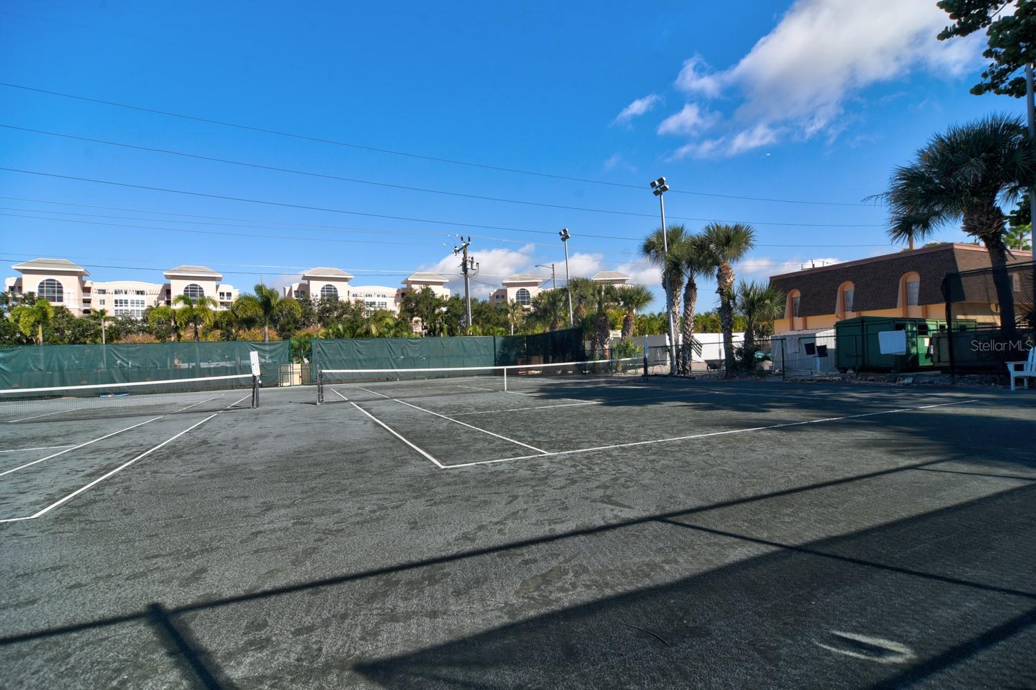 Image 33 of 42 For 4900 Brittany Drive S 1409