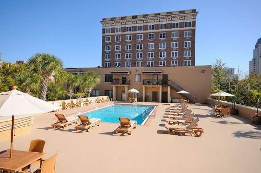 Image 16 of 17 For 411 1st Avenue N 702