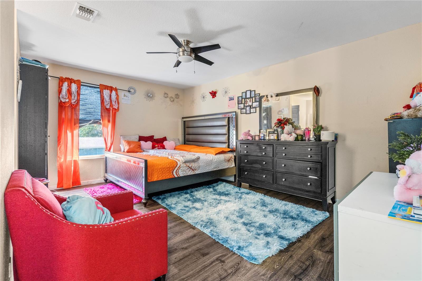 Image 17 of 39 For 8613 15th Street