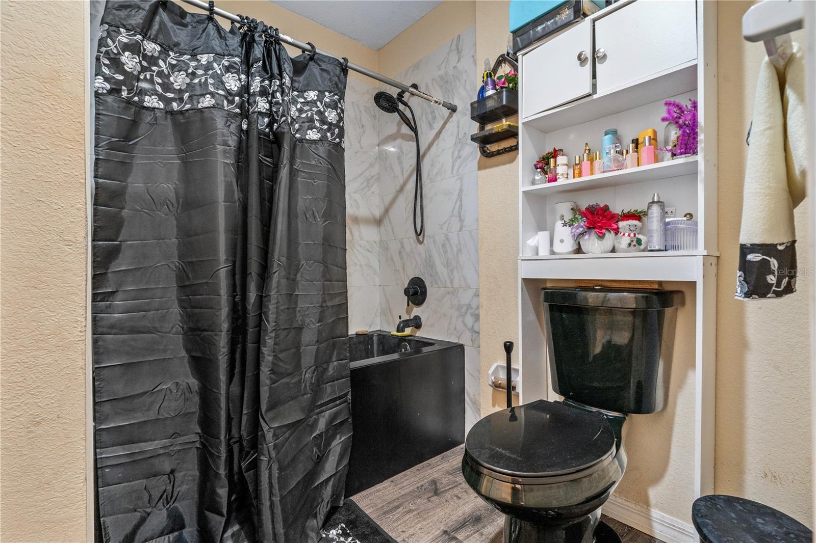 Image 19 of 39 For 8613 15th Street