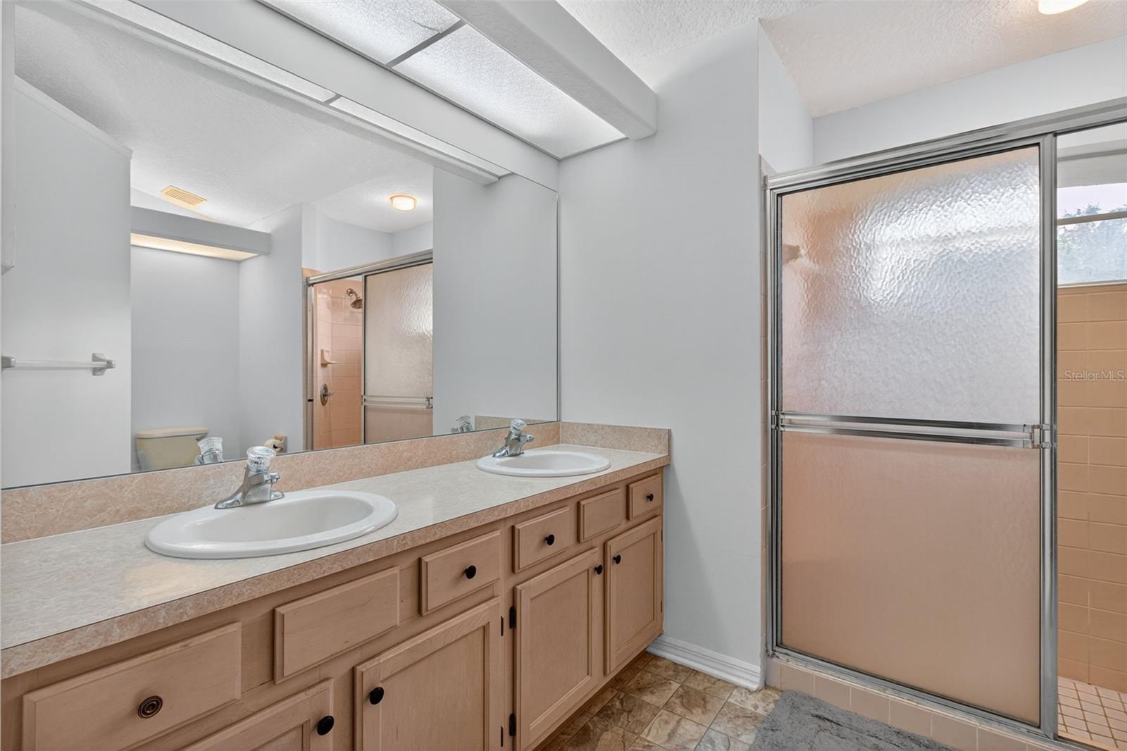 Image 20 of 41 For 8841 Kipling Avenue