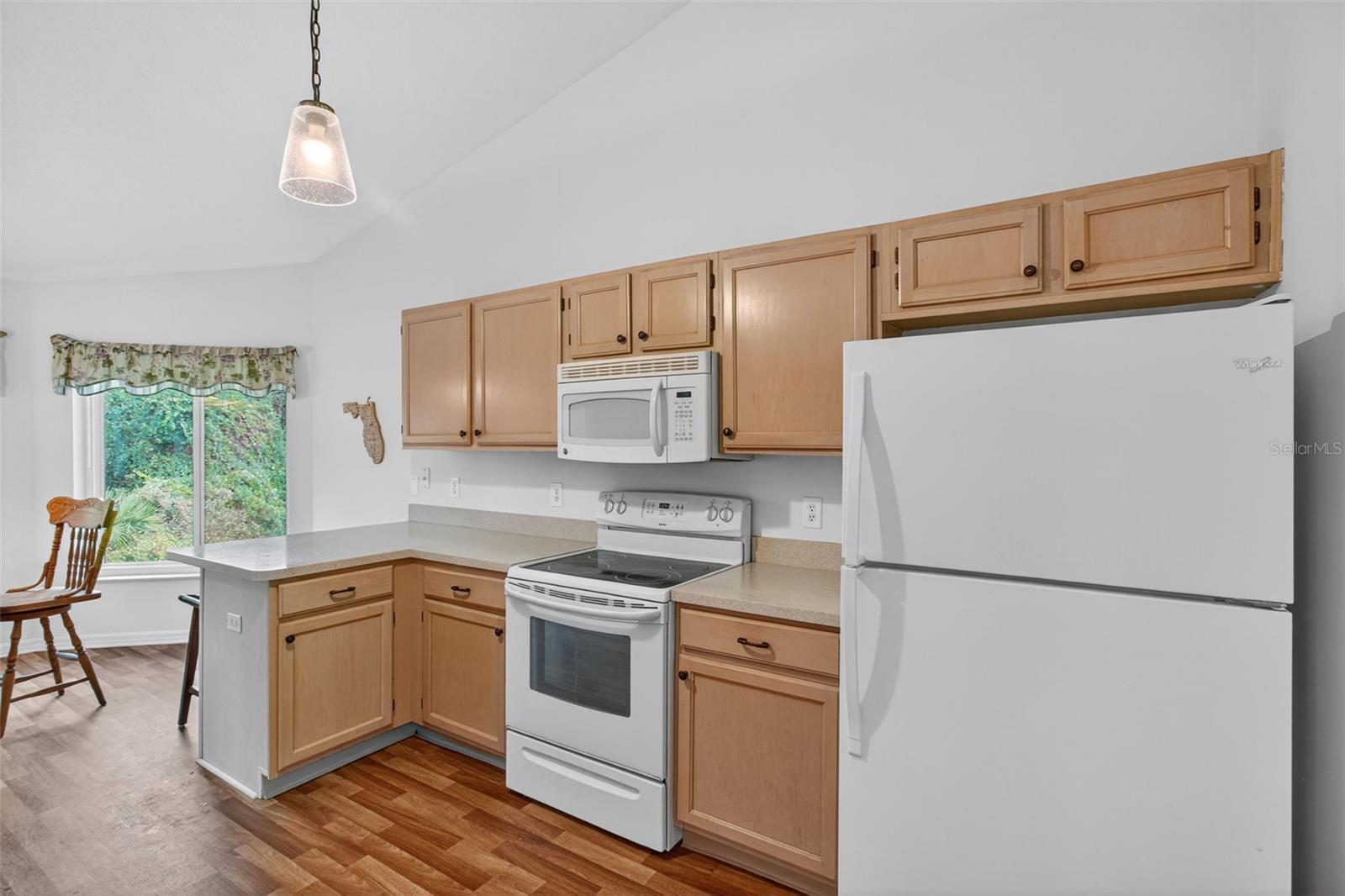 Image 26 of 41 For 8841 Kipling Avenue