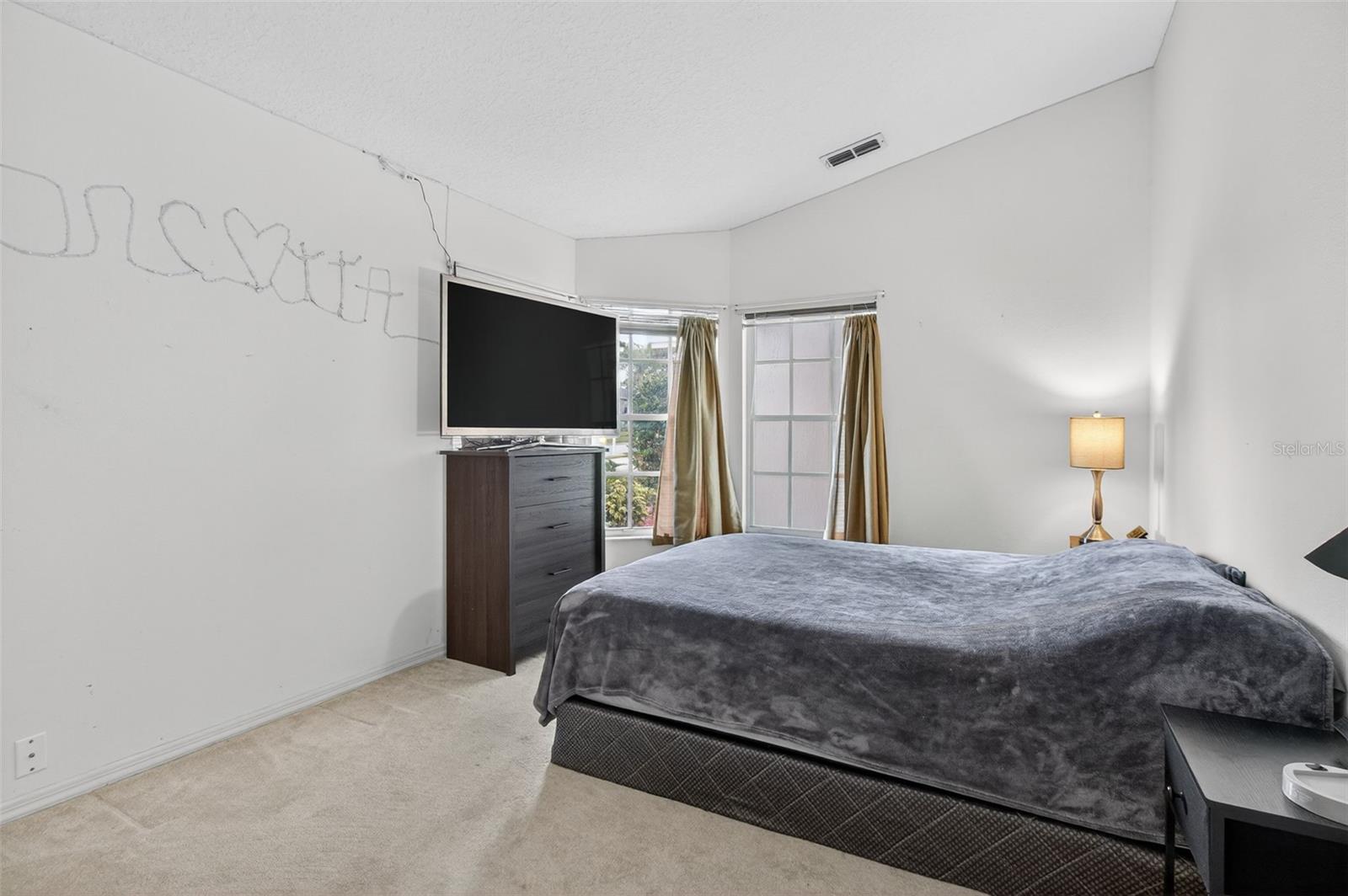 Image 28 of 41 For 8841 Kipling Avenue