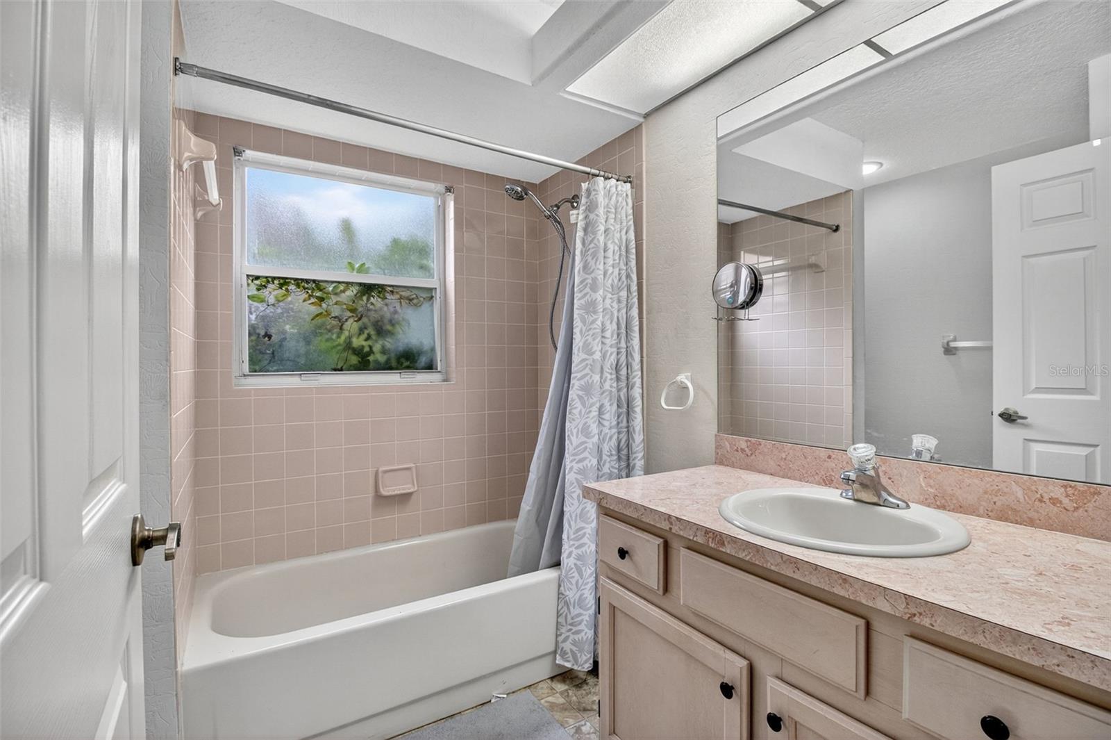 Image 30 of 41 For 8841 Kipling Avenue