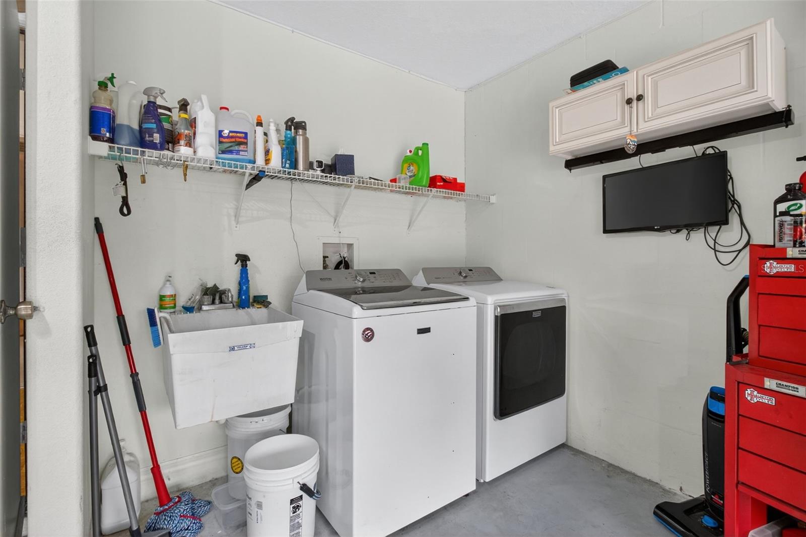 Image 32 of 41 For 8841 Kipling Avenue