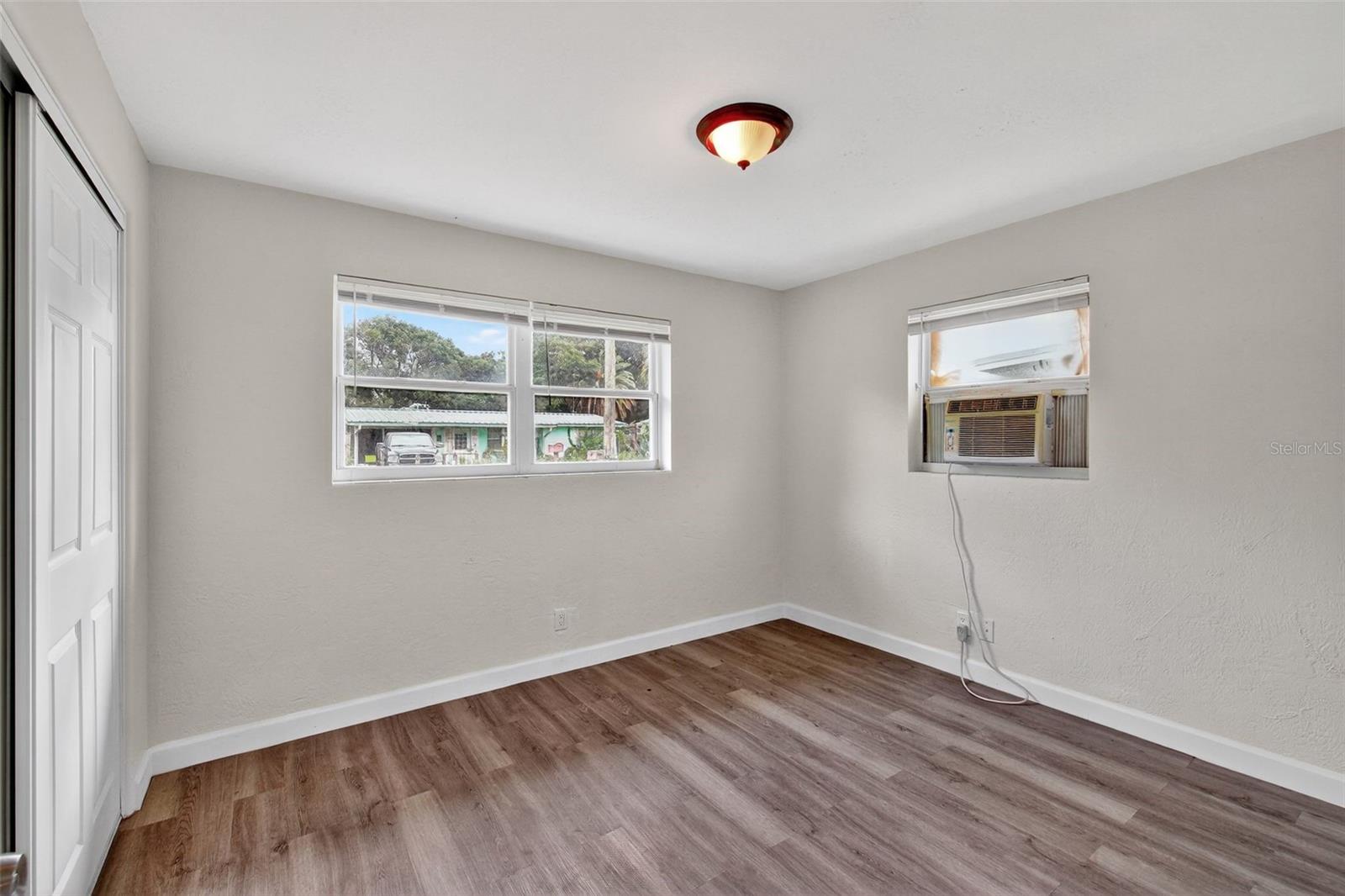 Image 15 of 18 For 178 Lee Street