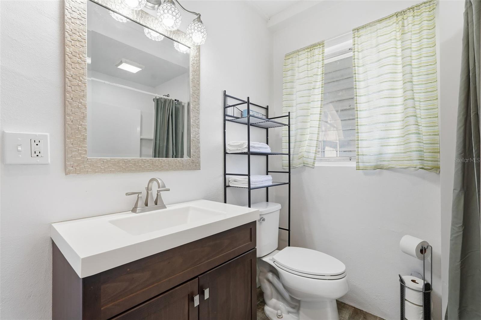 Image 15 of 29 For 42 Lake Shore Drive