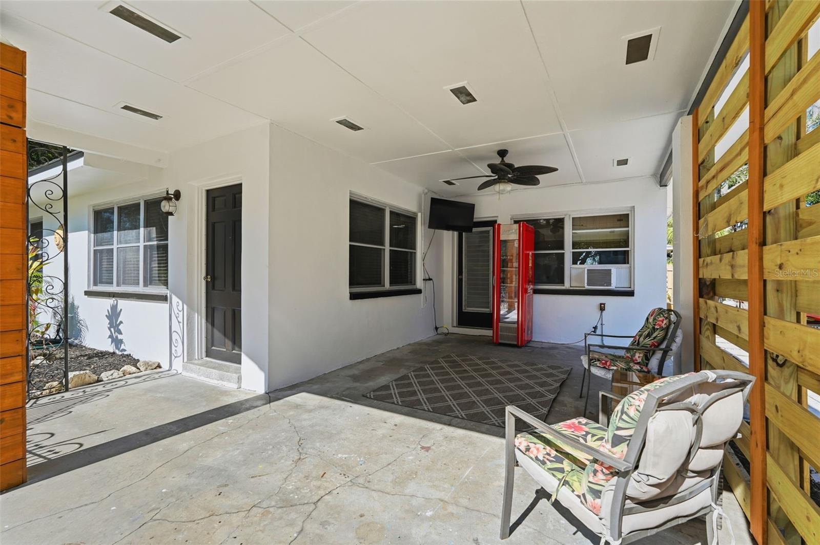 Image 3 of 29 For 42 Lake Shore Drive