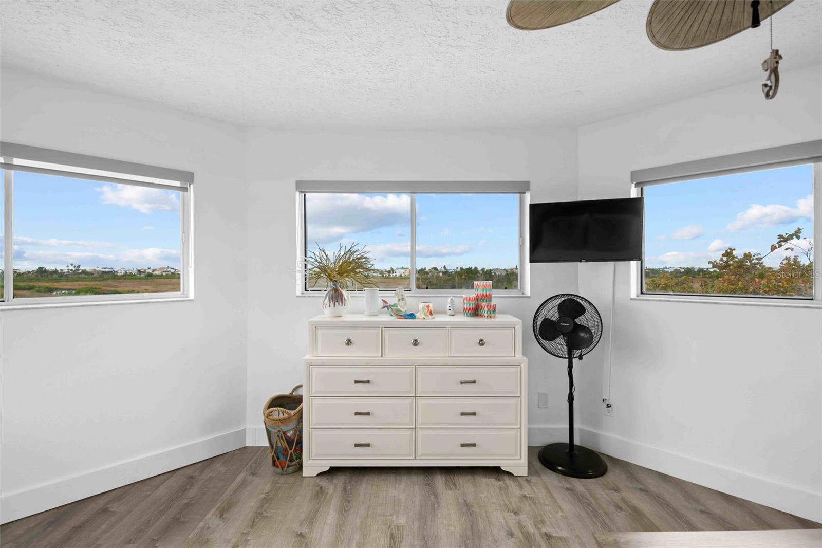 Image 28 of 56 For 3460 Crape Myrtle Drive