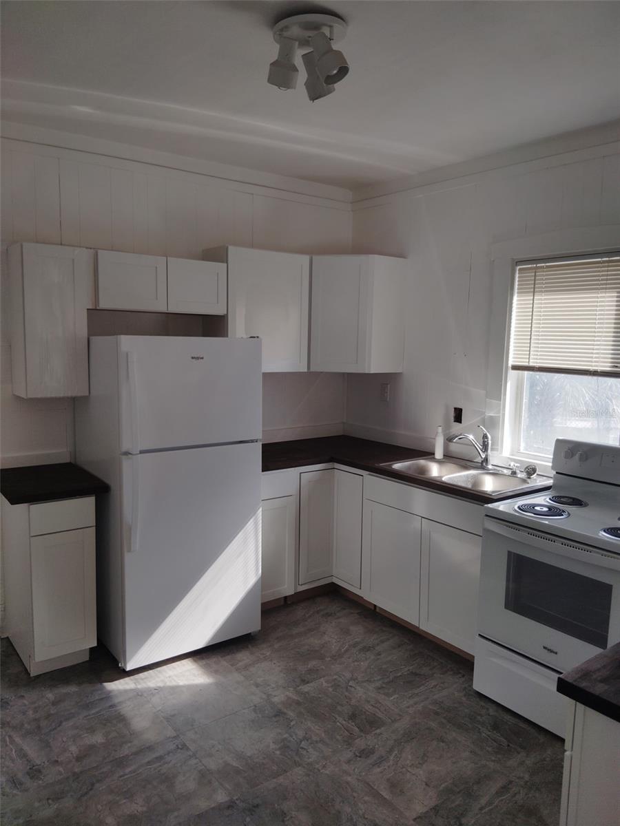 Image 7 of 27 For 811 Jeffords