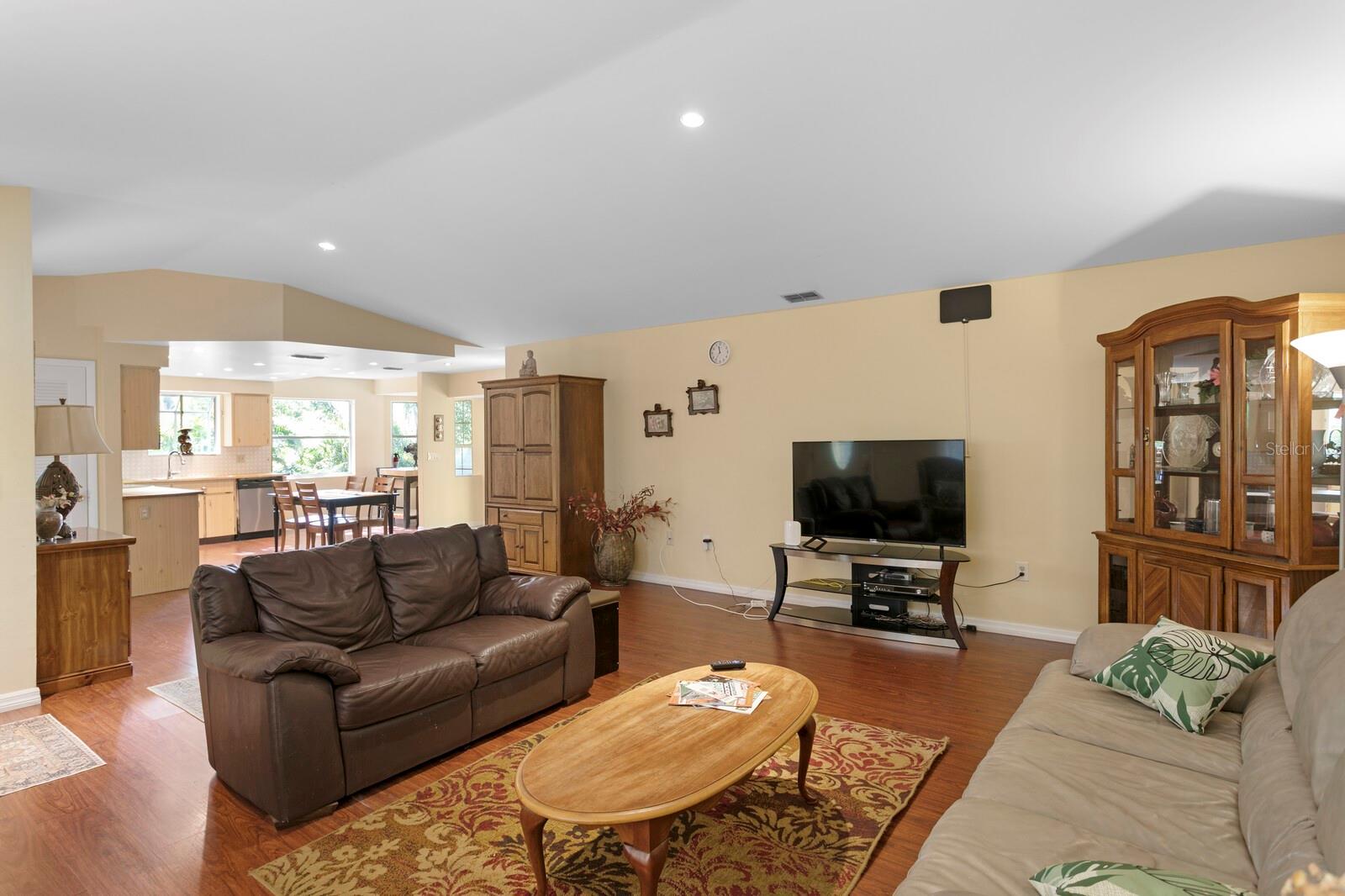 Image 15 of 60 For 1343 Highland Avenue