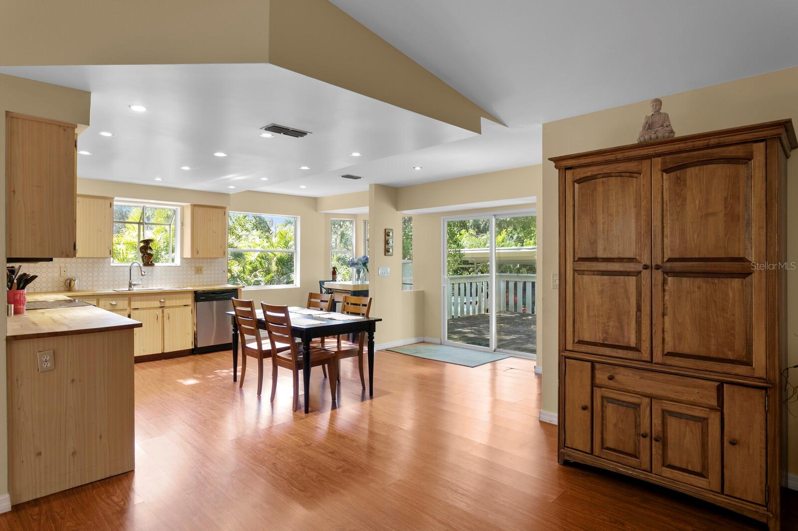 Image 22 of 60 For 1343 Highland Avenue