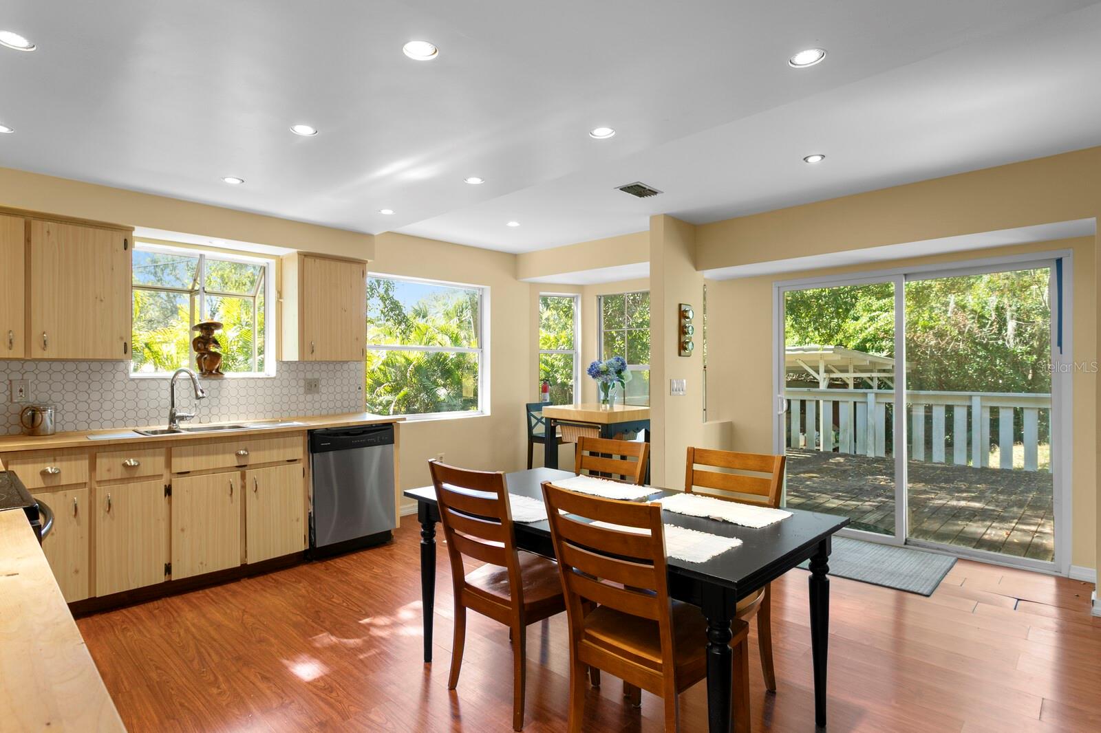 Image 24 of 60 For 1343 Highland Avenue