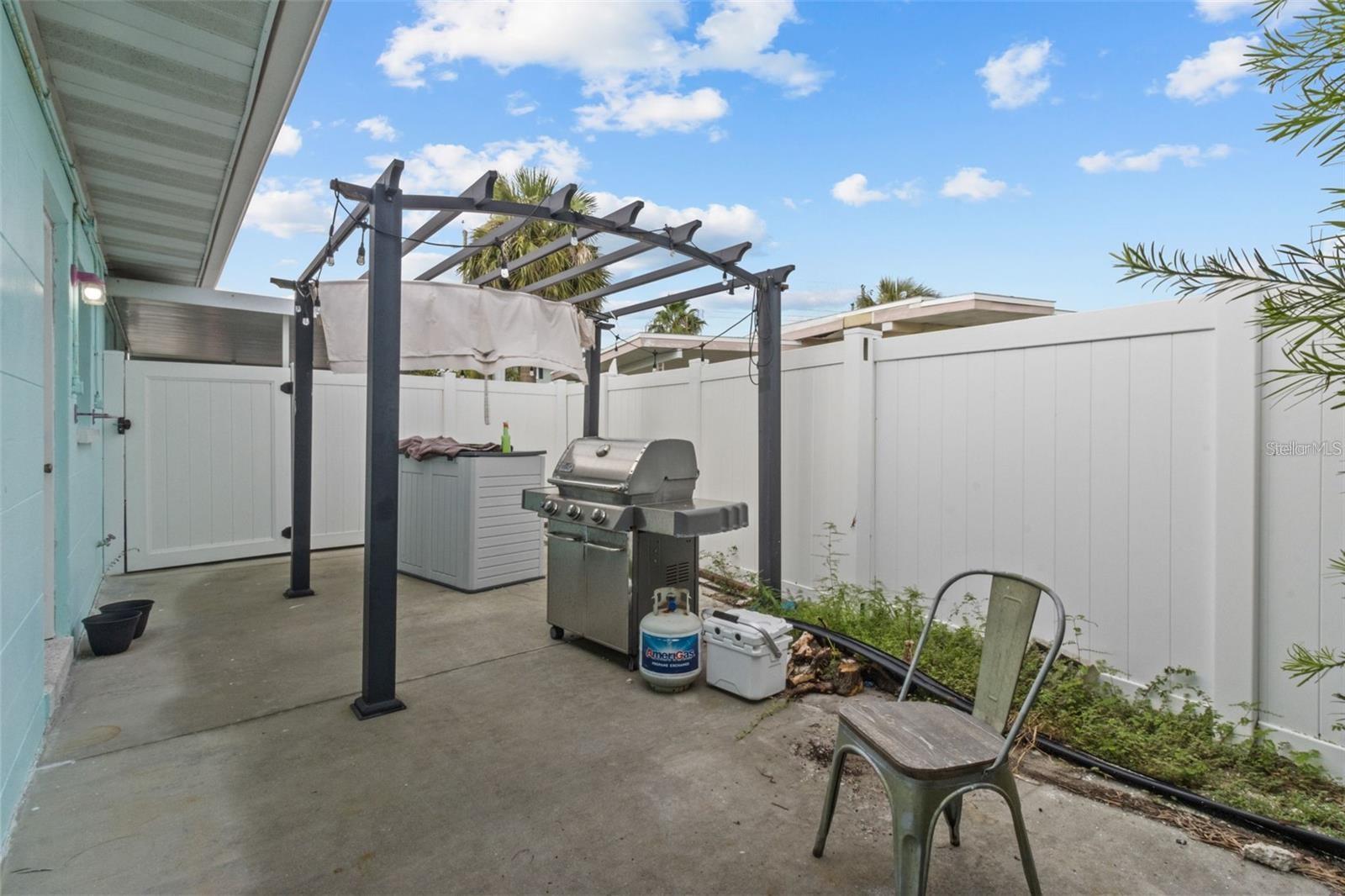 Image 13 of 17 For 11040 2nd Street E