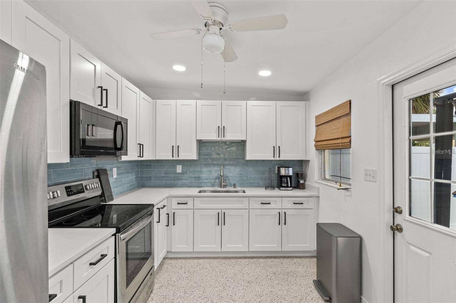 Image 3 of 17 For 11040 2nd Street E