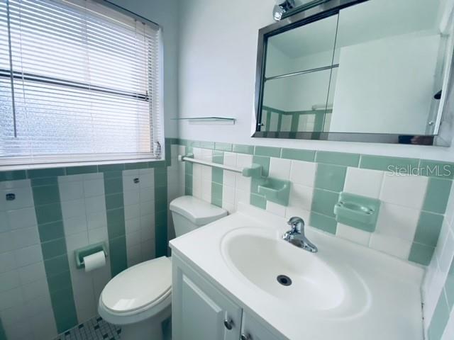 Image 16 of 22 For 4902 31 Avenue S