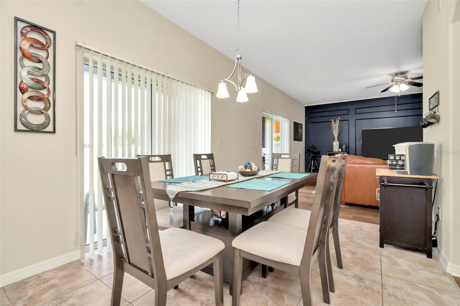 Listing photo id 12 for 3529 Lefays Point