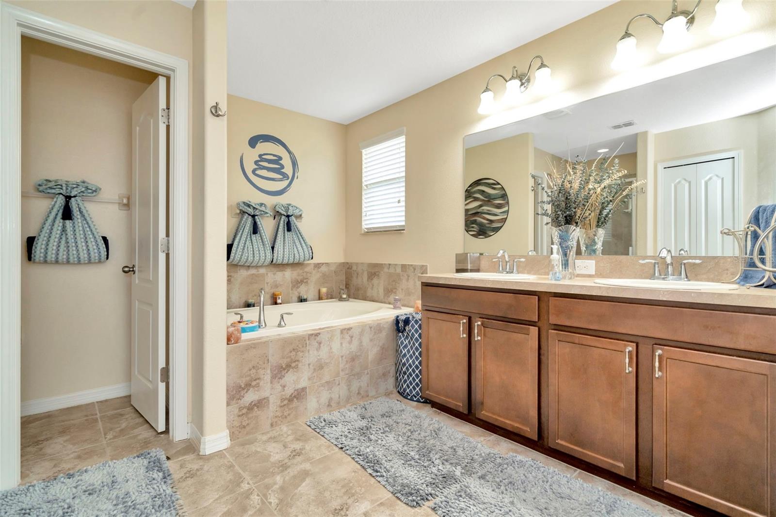 Listing photo id 24 for 3529 Lefays Point