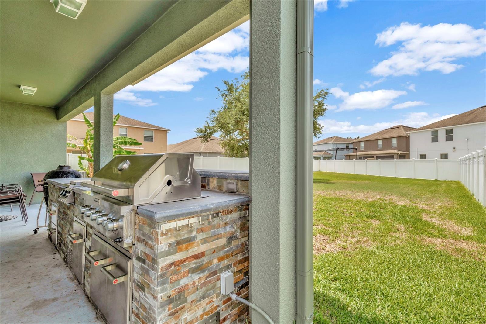 Listing photo id 38 for 3529 Lefays Point