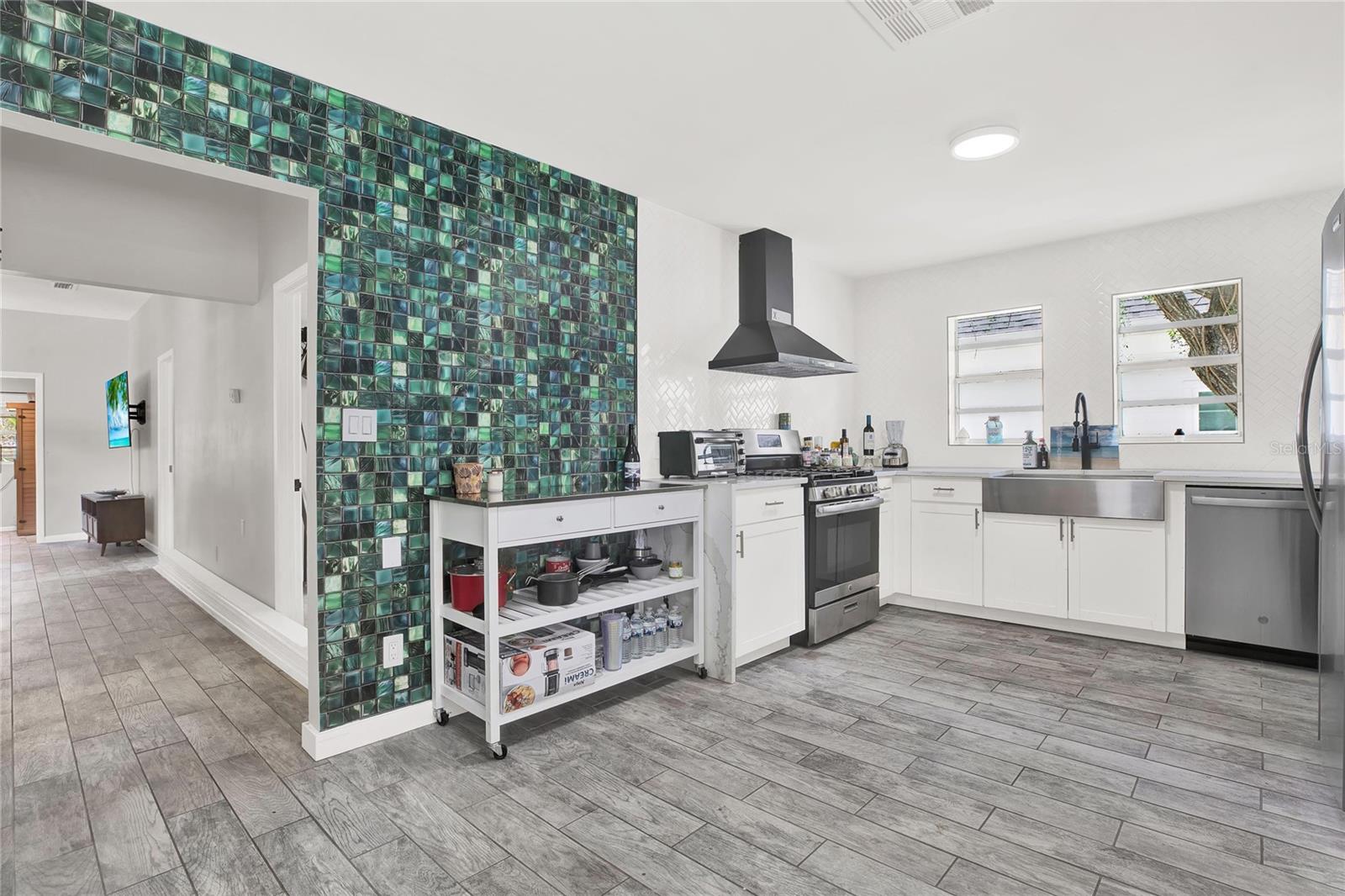 Image 3 of 20 For 4110 Central Avenue