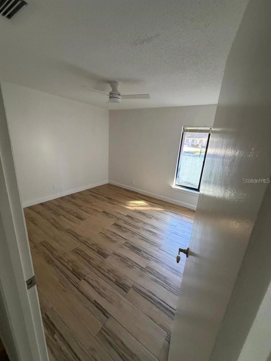 Image 15 of 15 For 933 Woodland Drive