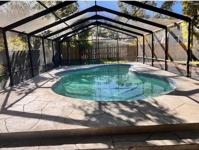 Image 3 of 15 For 933 Woodland Drive