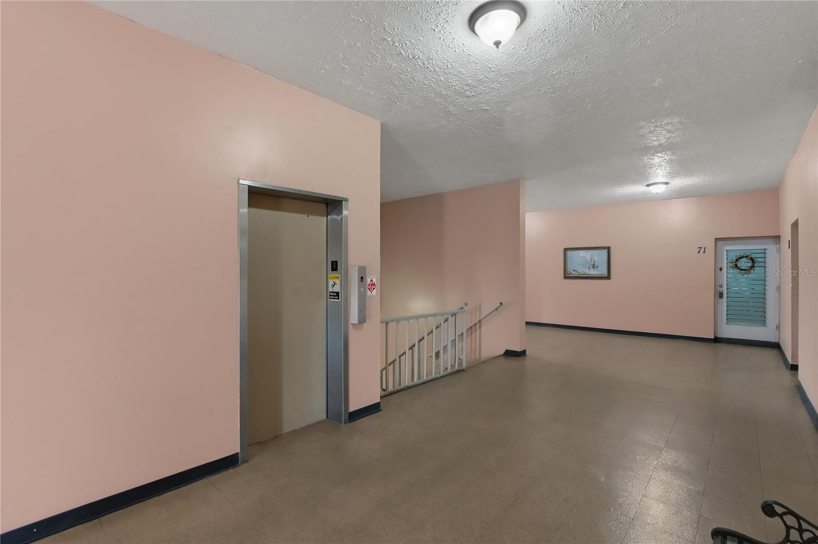 Image 4 of 39 For 2458 Columbia Drive 68