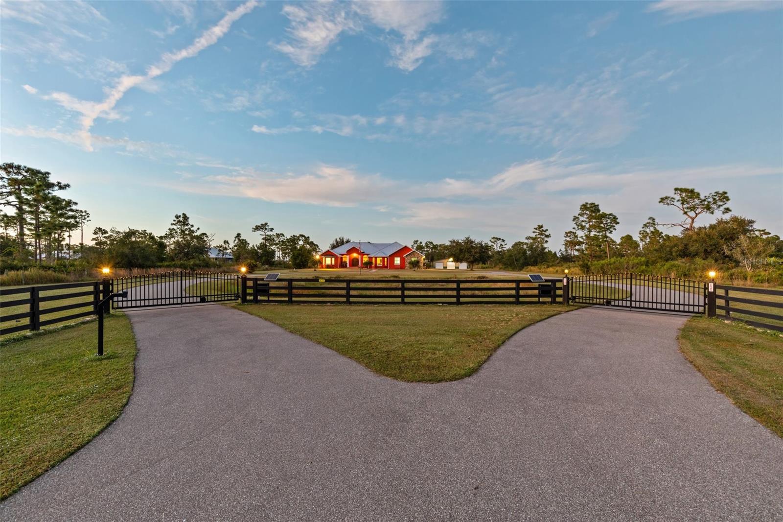 Image 39 of 44 For 29336 Sam Way