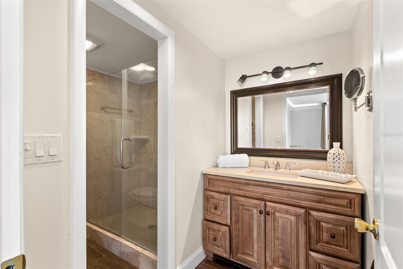 Image 20 of 40 For 100 Pierce Street 1007