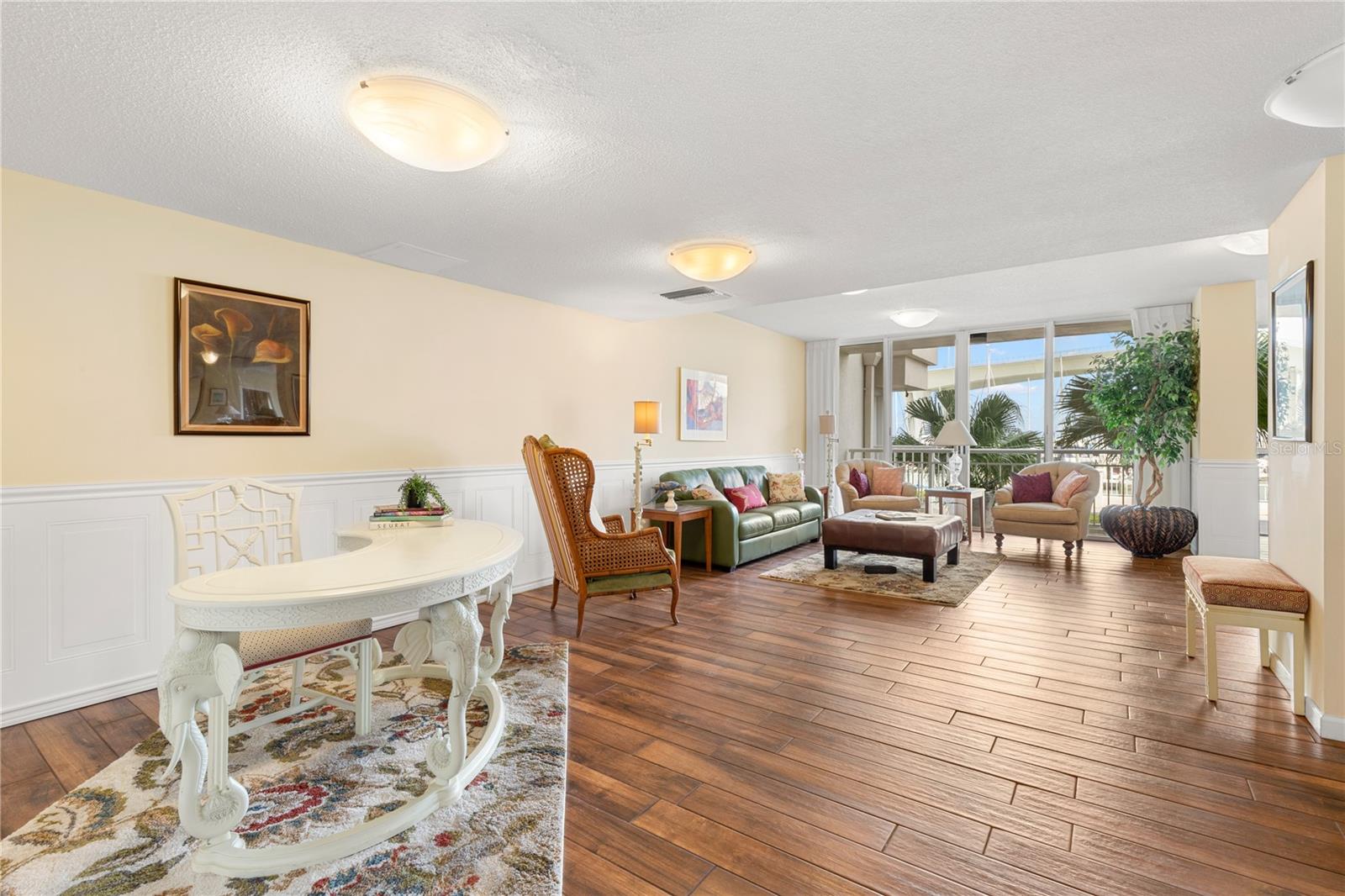 Image 31 of 40 For 100 Pierce Street 1007