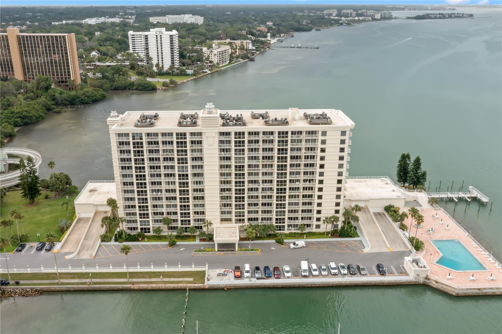 Image 37 of 40 For 100 Pierce Street 1007