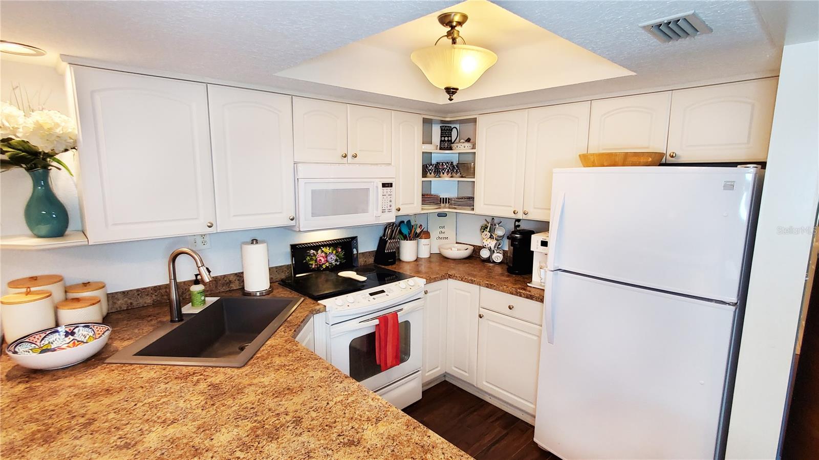 Image 11 of 24 For 1001 Bayshore Boulevard 107