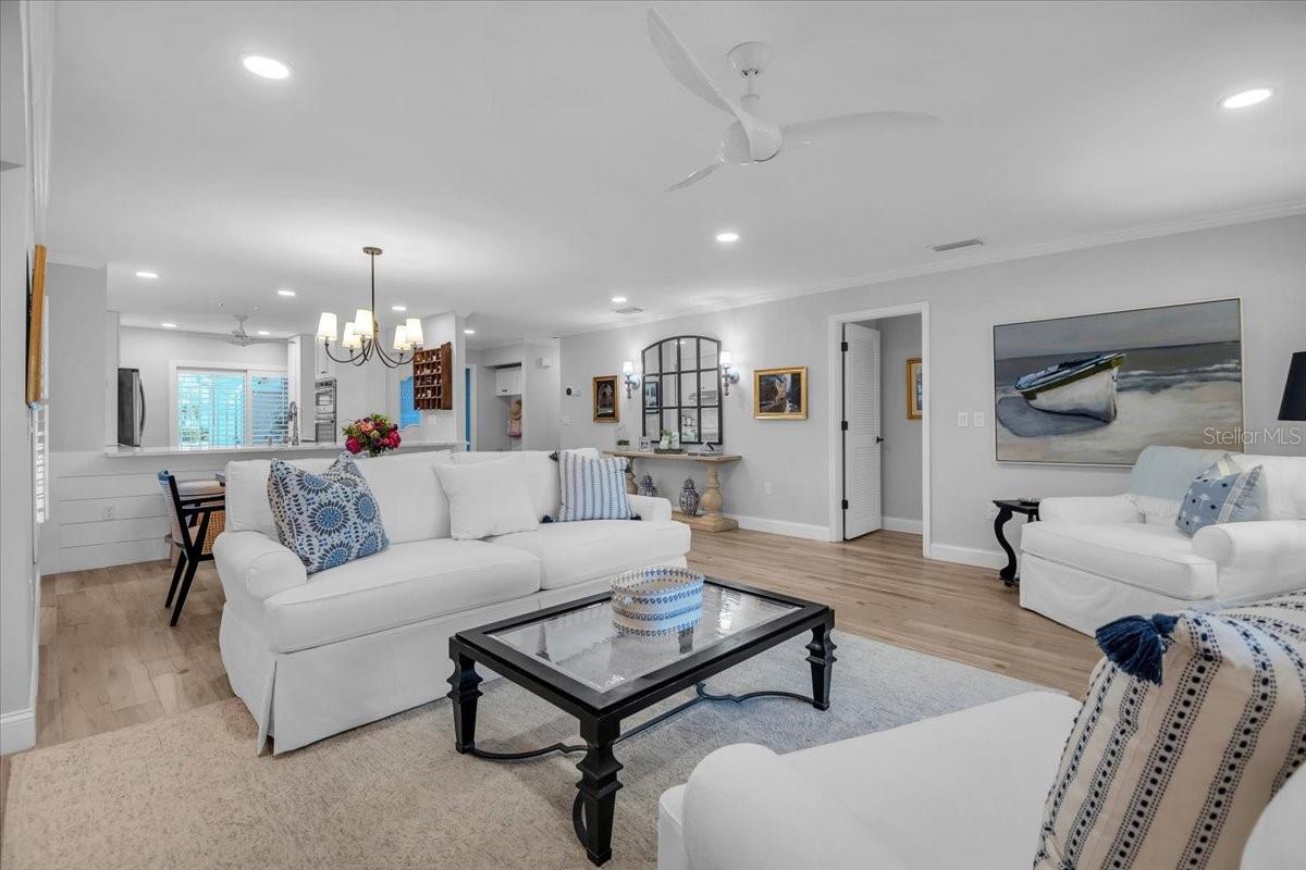 Image 15 of 42 For 5417 Chantilly  31