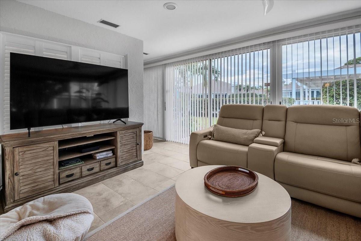 Image 20 of 42 For 5417 Chantilly  31