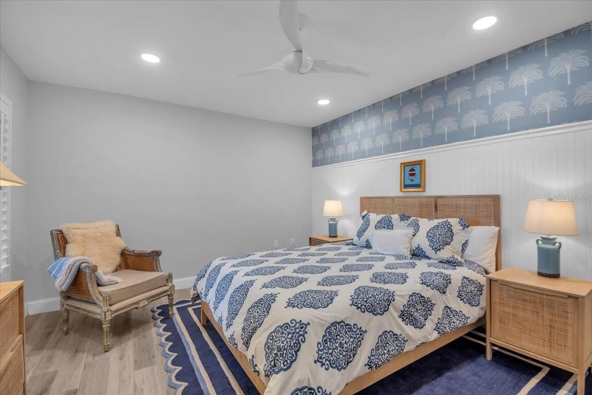 Image 29 of 42 For 5417 Chantilly  31