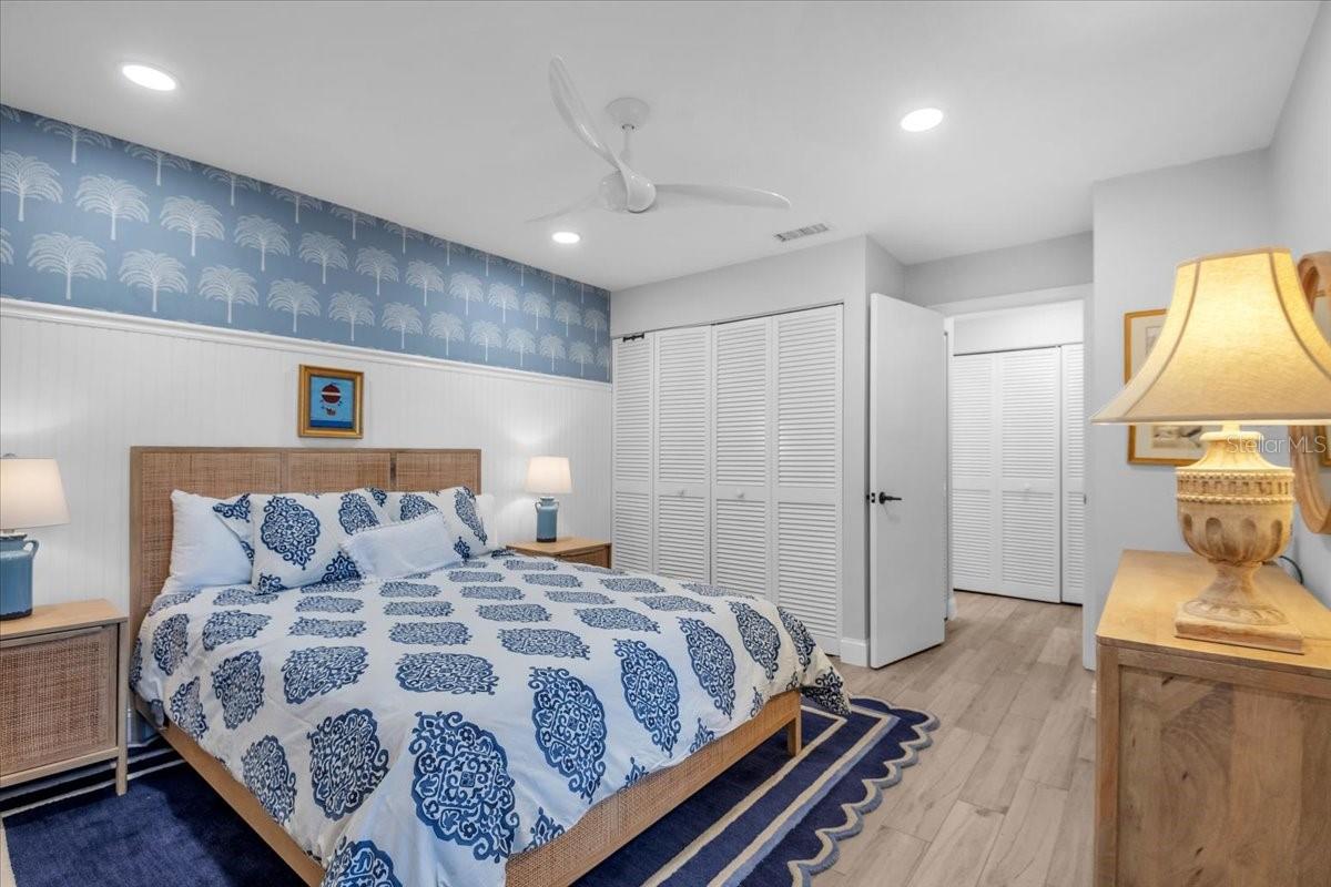 Image 30 of 42 For 5417 Chantilly  31