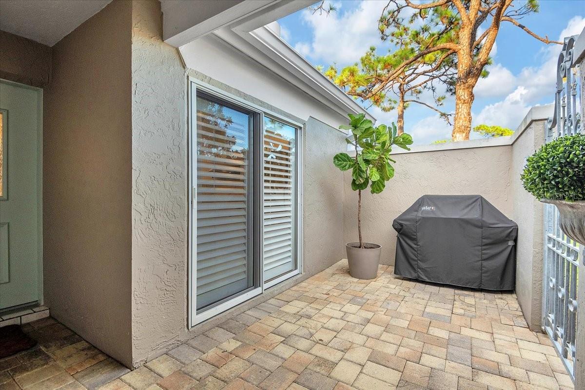 Image 5 of 42 For 5417 Chantilly  31