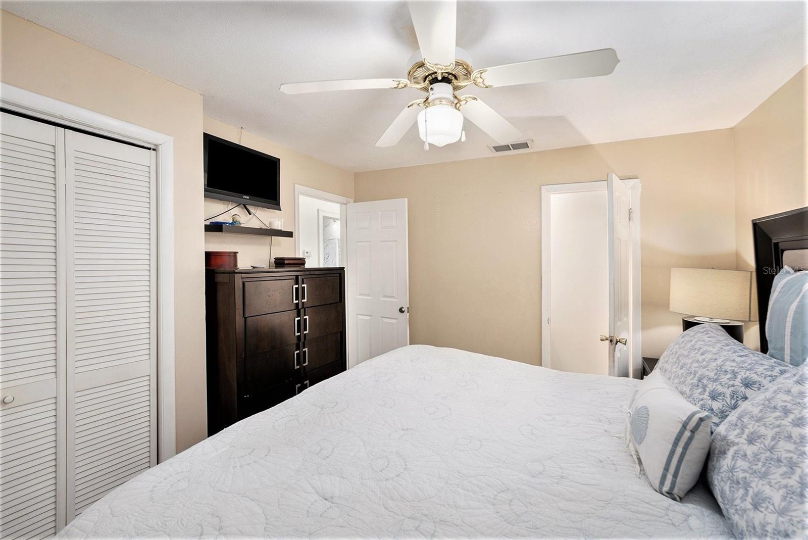 Image 17 of 18 For 4819 San Pablo Place