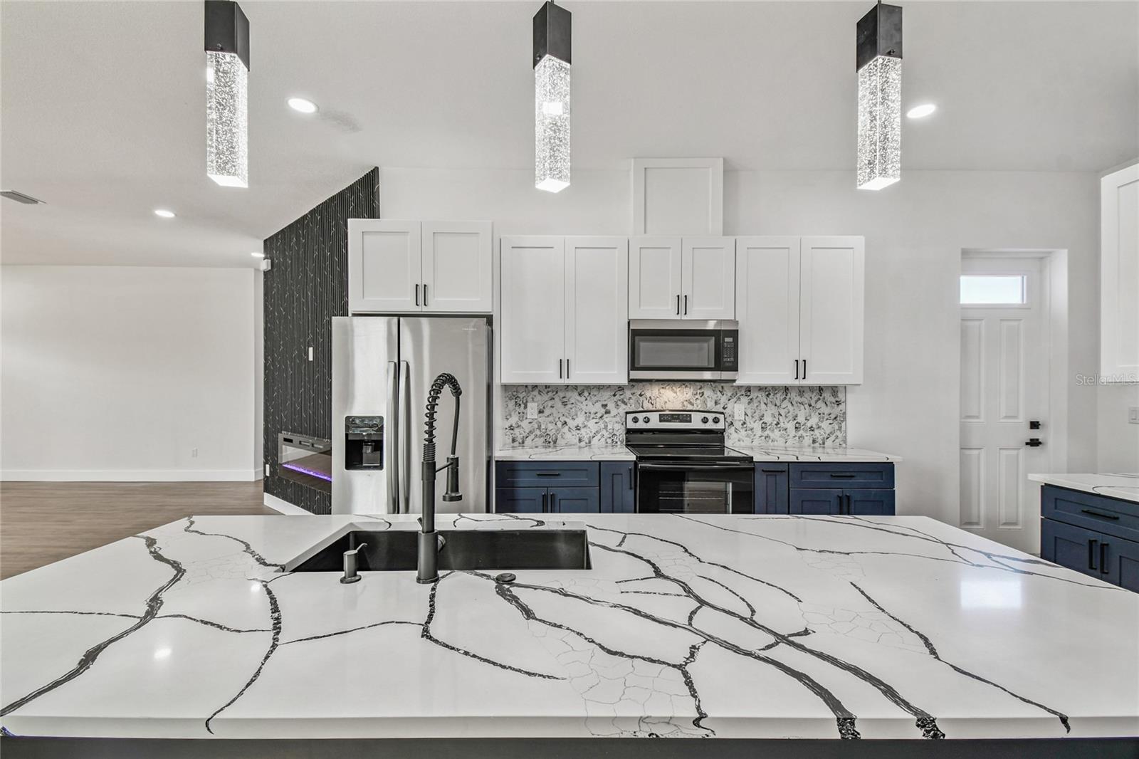 Image 11 of 40 For 310 Waterfall Drive