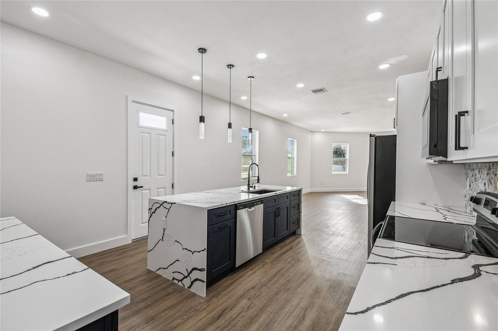 Image 13 of 40 For 310 Waterfall Drive