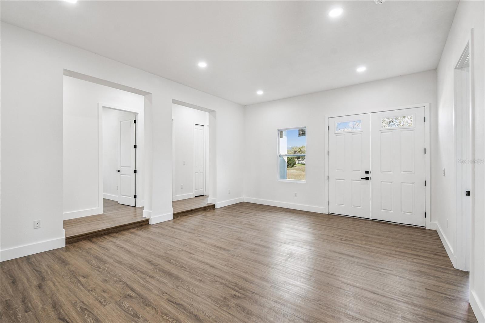 Image 20 of 40 For 310 Waterfall Drive