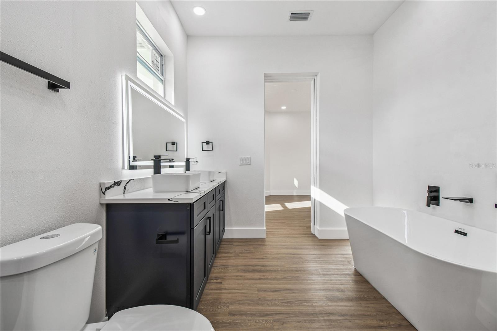 Image 28 of 40 For 310 Waterfall Drive