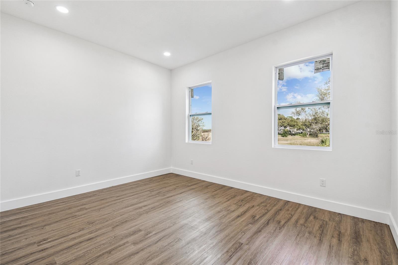 Image 35 of 40 For 310 Waterfall Drive