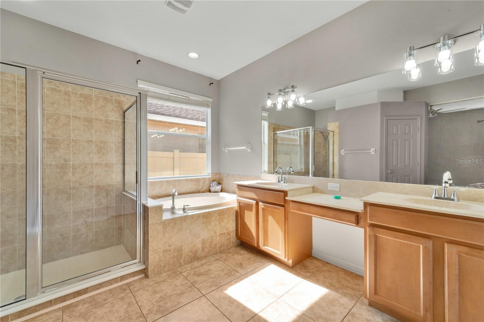 Image 18 of 38 For 10229 Avelar Ridge Drive