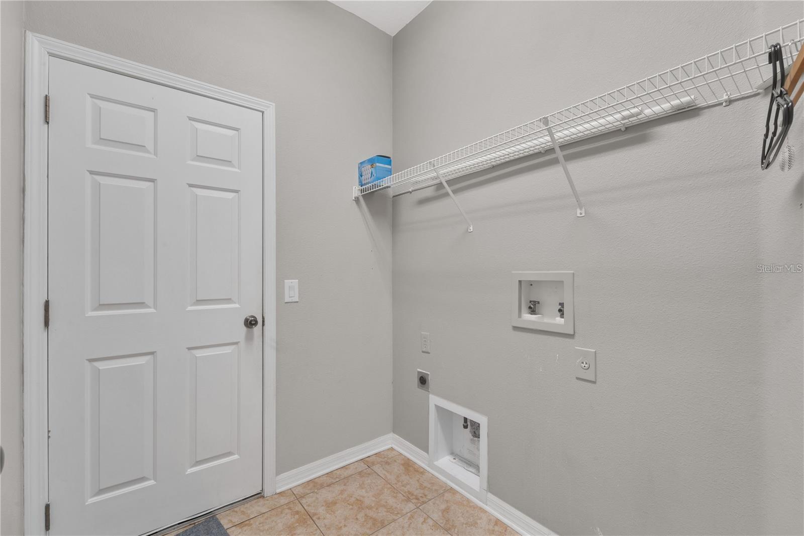 Image 25 of 38 For 10229 Avelar Ridge Drive