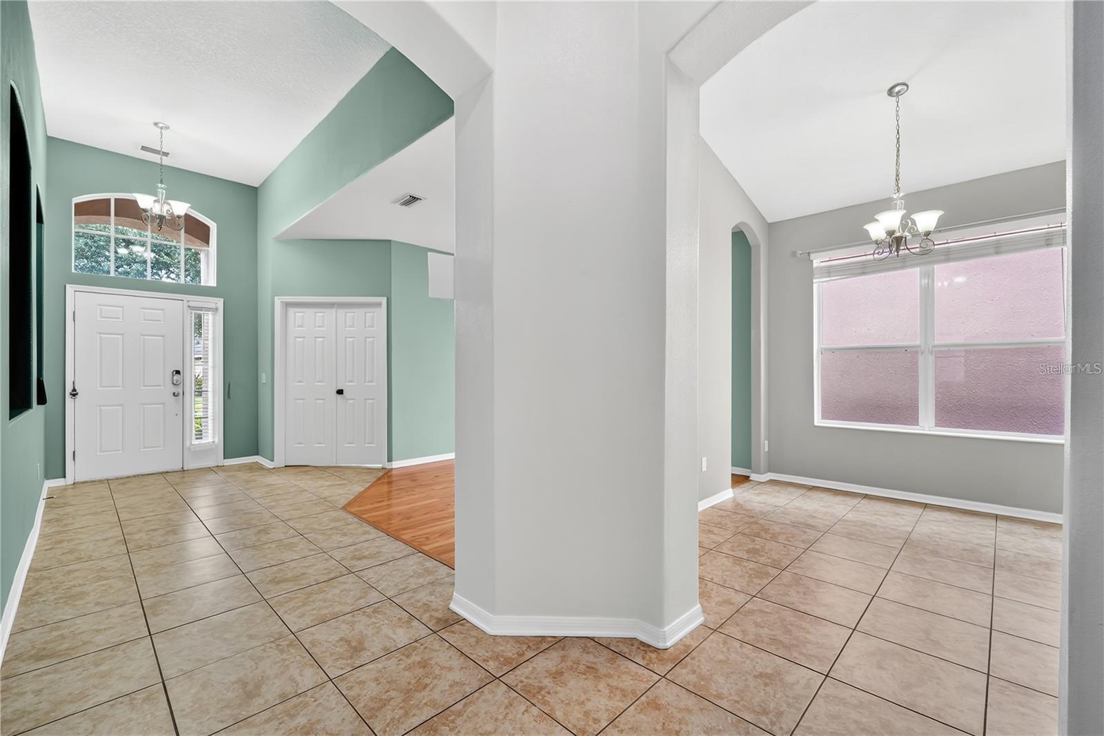 Image 5 of 38 For 10229 Avelar Ridge Drive