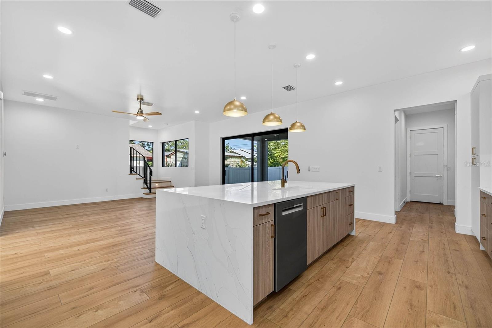 Image 14 of 35 For 4555 26th Avenue S