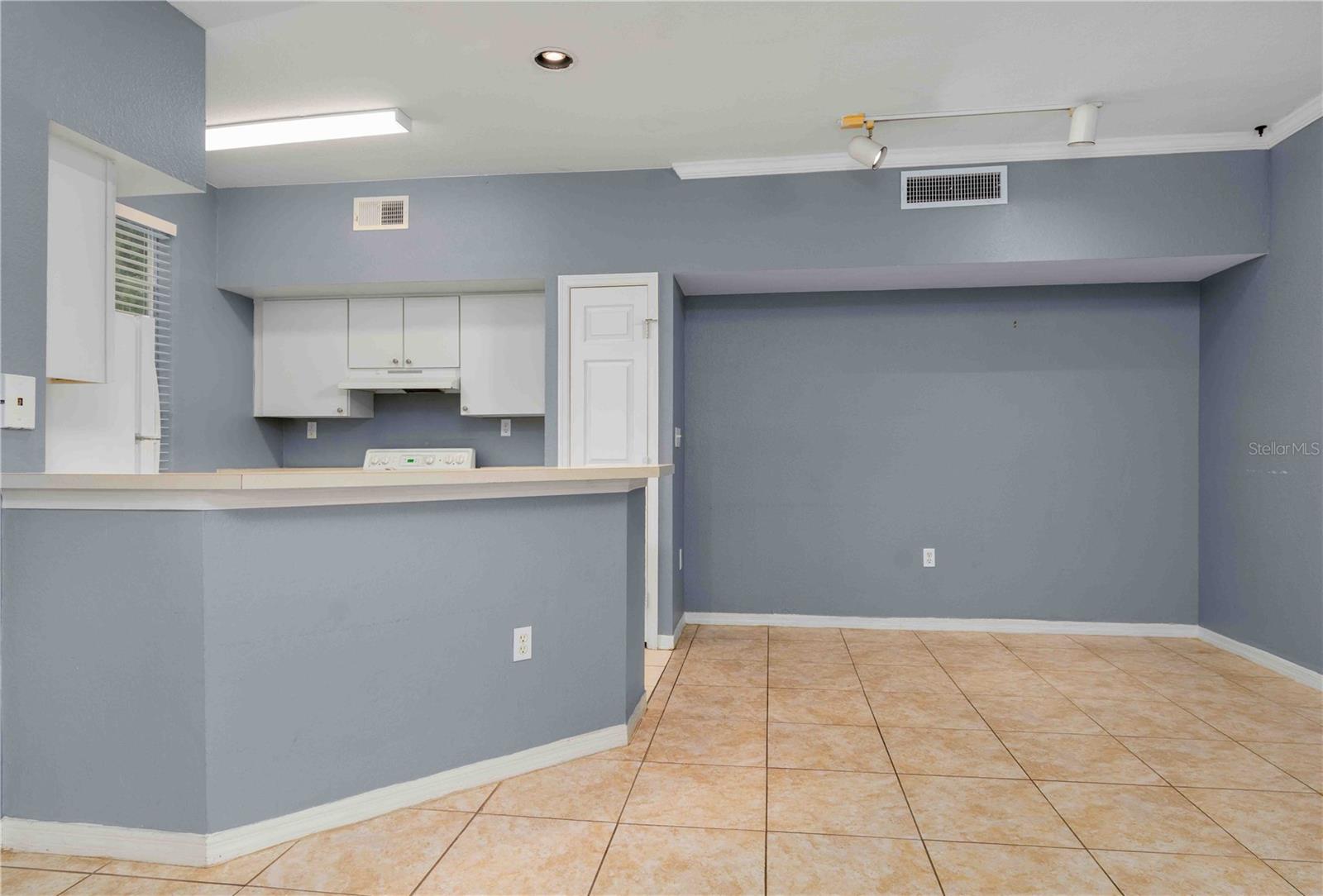 Image 10 of 52 For 9262 Lake Chase Island Way